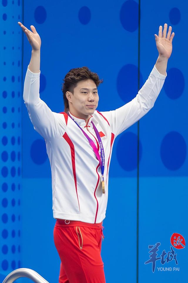 中国选手再获亚运会游泳金牌，夺得男子400米混合泳冠军
