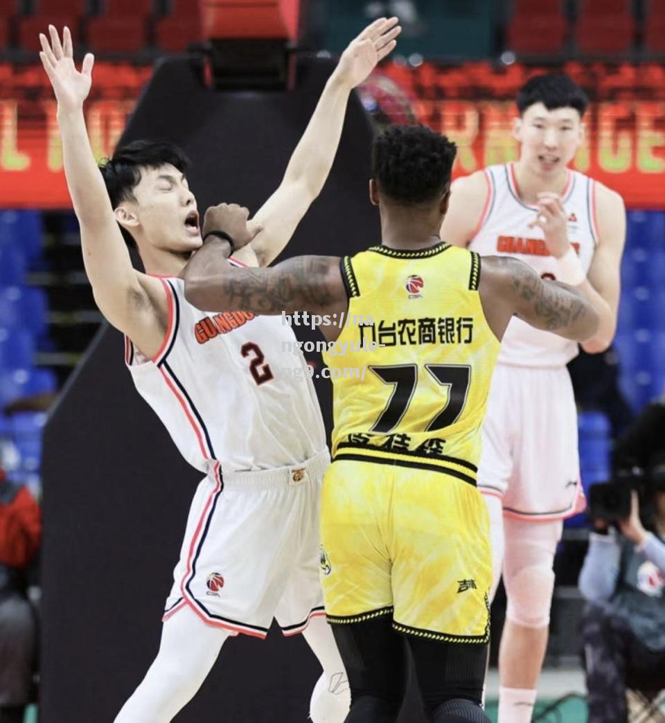 CBA赛后季：福建男篮客场全场领先险胜浙江终结连败_