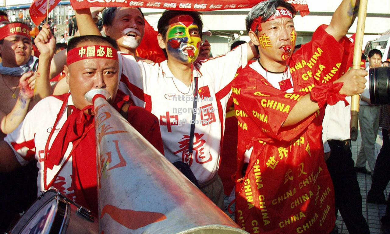 女足世界杯：中国队力争晋级，球迷激情呐喊助威_女足世界杯中国战绩