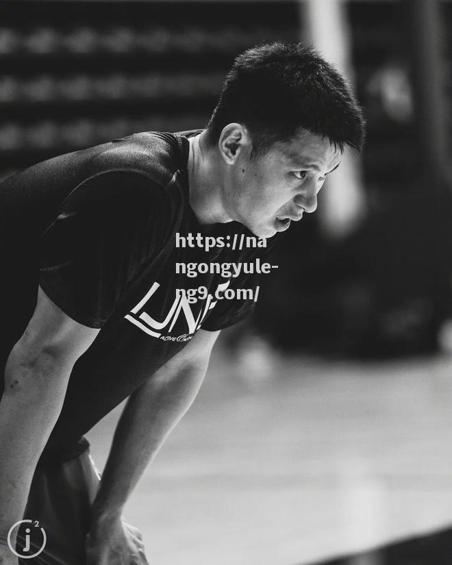 南宫娱乐-首钢男篮签下前快船球员杰耶·米克·斯科特_