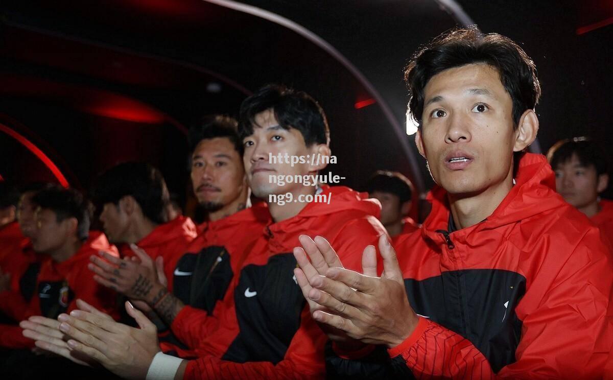 阿贾克斯战胜连连，逆袭晋级前景美好