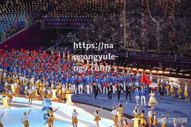 南宫娱乐-兰斯球员在比赛中表现出色，赢得掌声