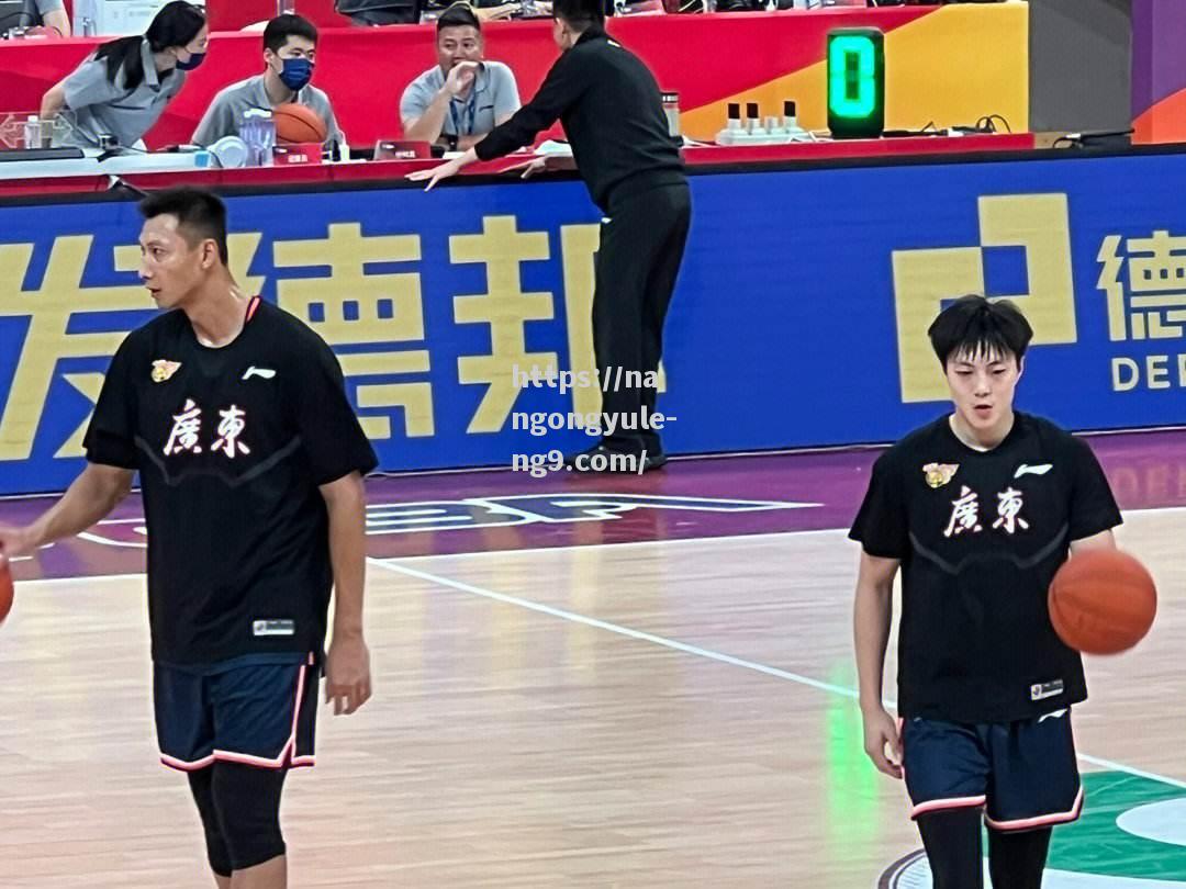 CBA比赛火爆现场掀起狂潮